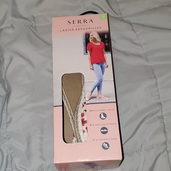 NEW in Box! Size 7 Ladies Espadrilles - Picture 4 of 6